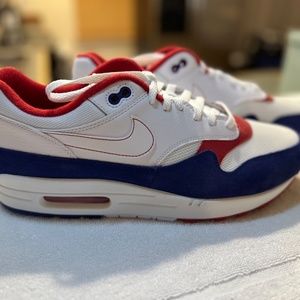 AIR MAX 1 USA PATRIOTIC AMERICANA WHITE DEEP ROYAL BLUE (11.5), BRAND NEW!!!